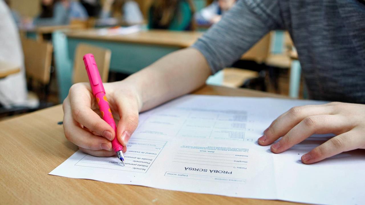 Examenul de Evaluare Națională din 2021 va fi reprogramat: când îl vor susține elevii