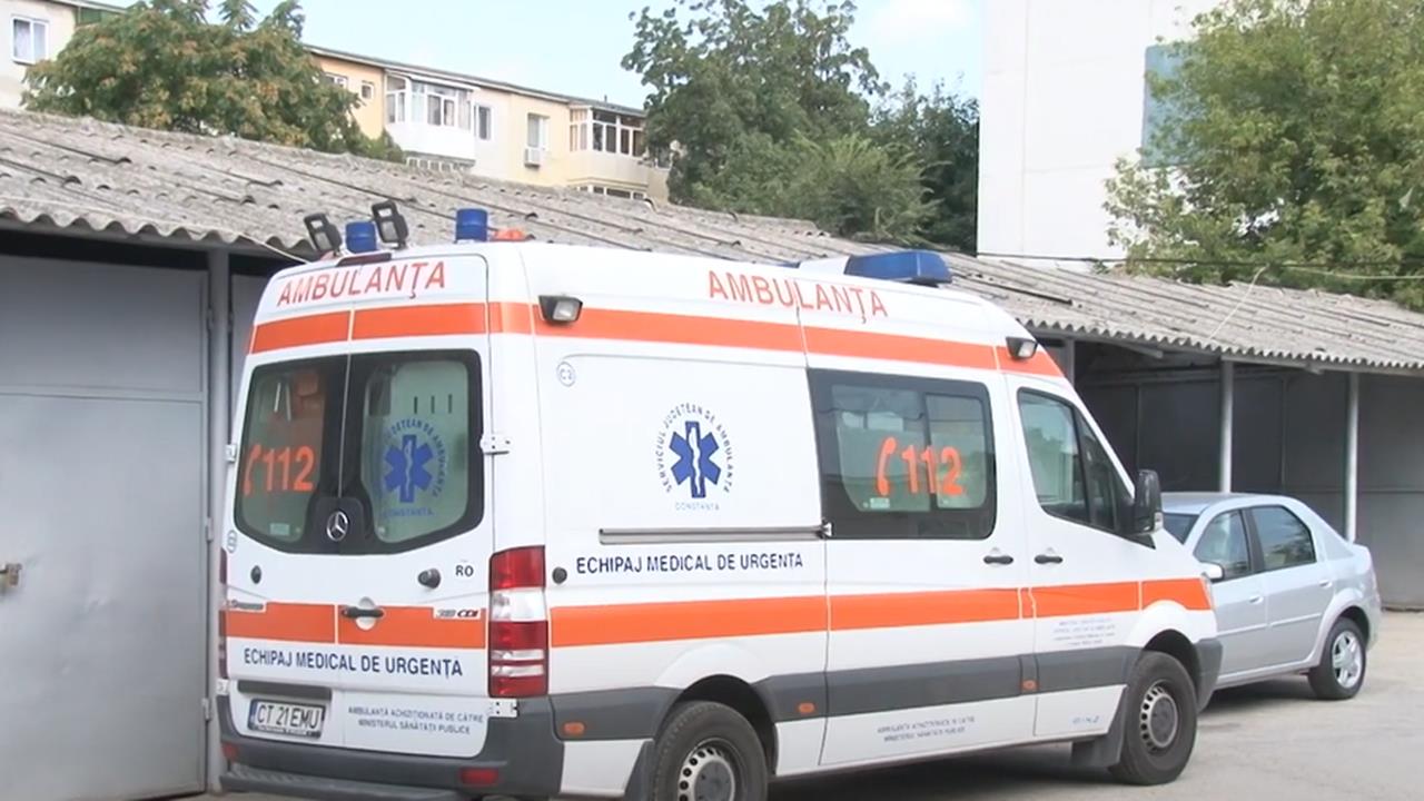 Un elev a dat cu spray cu piper în interiorul școlii. 21 de persoane au ajuns la spital. A fost activat Planul Roșu de Intervenție