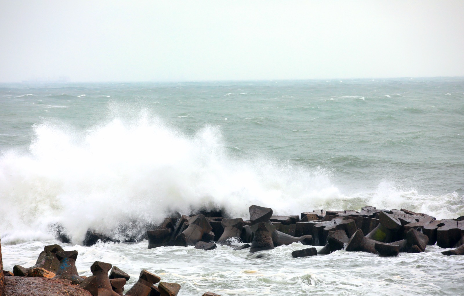 vant-puternic-la-constanta-anm-a-emis-un-cod-galben-si-un-cod-portocaliu