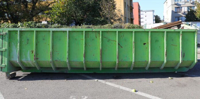 Unde se află containerul destinat deșeurilor voluminoase?