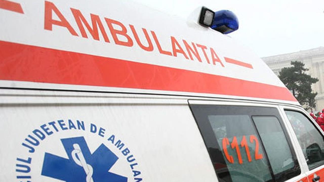 JUDEȚUL CONSTANȚA. Un bărbat a ajuns în stare gravă la spital după ce a fost lovit de o mașină