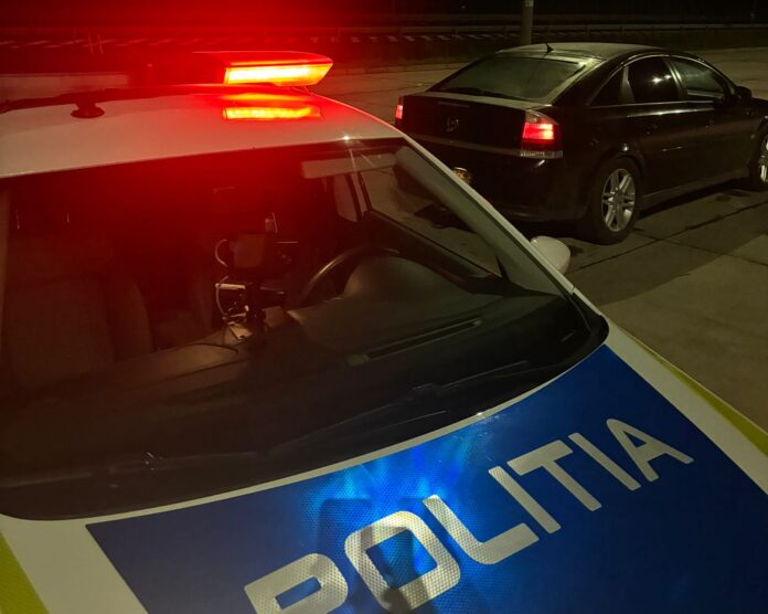 Un tânăr de 19 ani a furat o motocicletă și a plecat la plimbare cu ea! A fost prins de polițiști